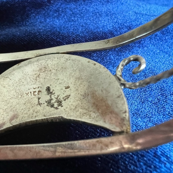 Gorgeous Silver Tone/Abalone Slip-on Cuff Bracelet - Picture 9 of 9